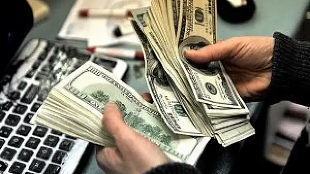 Doların düşüşü bir gün sürmedi
