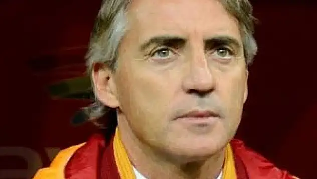 Mancini:'Stoper mevkiine transfer yapmak için 3-4 isimle görüşüyoruz'