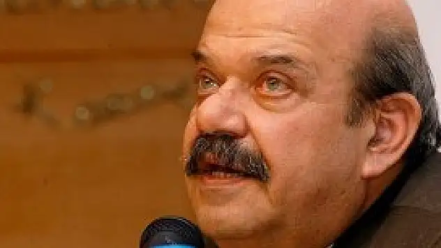 Toktamış Ateş hayatını kaybetti