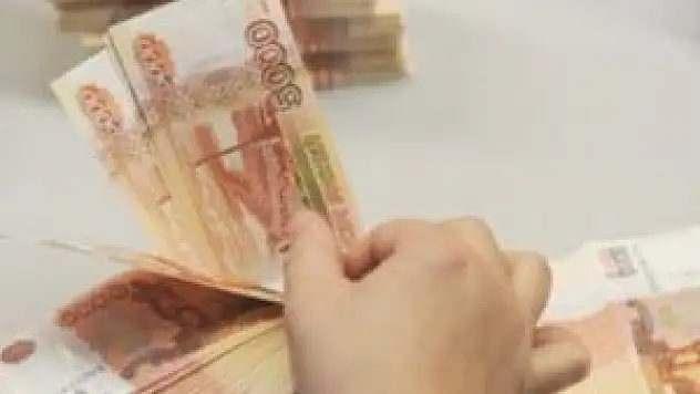 FED Rusya'yı da vurdu, dolar 35,24 ruble