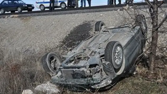 Konya'da iki otomobil çarpıştı : 2 yaralı