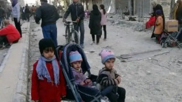 Yermuk'ta yardım dağıtımı sırasında silah sesleri