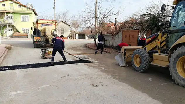 Karatay'da yol kumlama ve altyapı çalışmaları hız kesmiyor