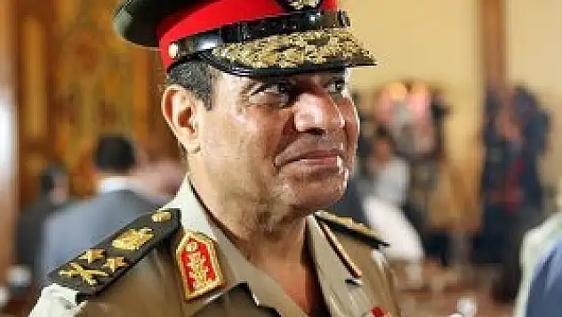 Sisi Mısır'ı demokratik bir geleceğe götürmüyor