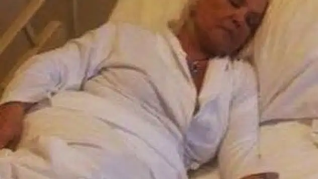 Kayan kilim ünlü sanatçıyı bu hale getirdi