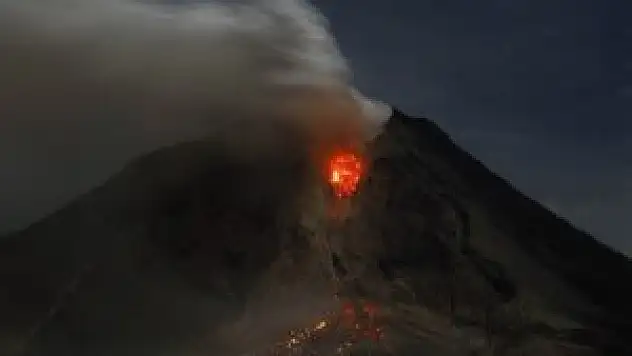 Endonezya'da yanardağ dehşeti