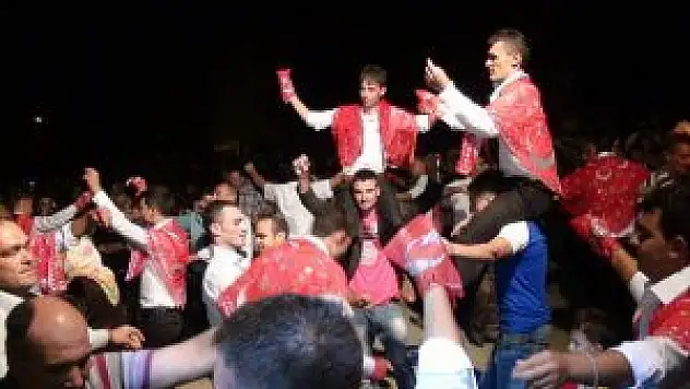 Adsız Belediyesinde asker gecesi