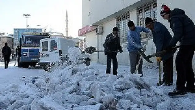 Kars eksi 30'u gördü