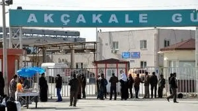 Sınır kapısında umutlu bekleyiş sürüyor