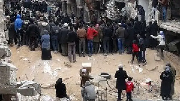 Yermuk Mülteci Kampı'nda 800 yardım paketi dağıtıldı