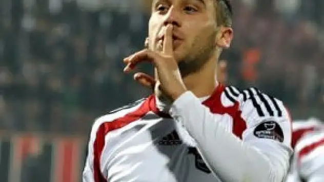 Cenk Tosun'dan Beşiktaş tweeti!