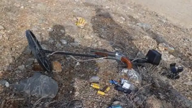 Jandarmadan define avcısına suçüstü