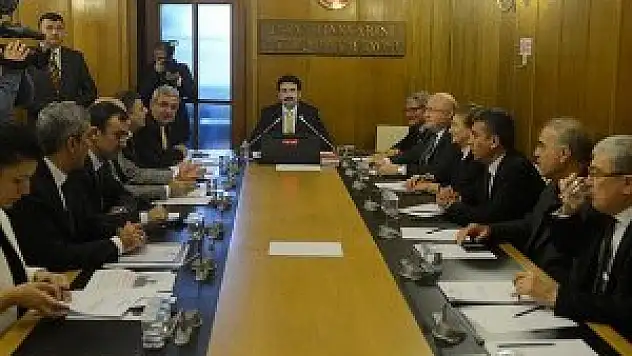 Hozat Alt Komisyonu raporu 'paralel devleti' işaret etti