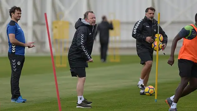 Sergen Yalçın, Kayacık'a üs kurdu