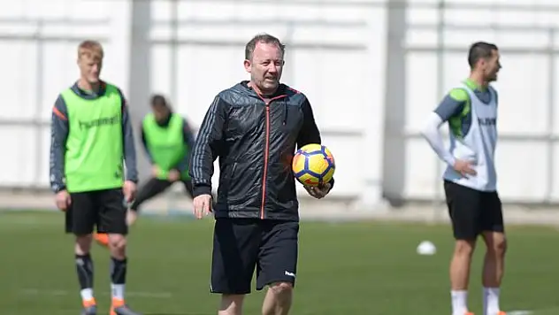 Konyaspor, dış dünyaya kapandı