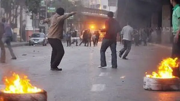 Mısırlı yazar Huveydi'den 'hapishane olayları' iddiası