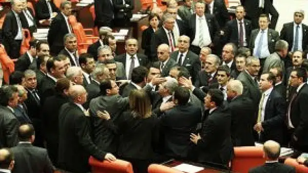 Genel Kurul'da AK Parti ile MHP arasında gerginlik
