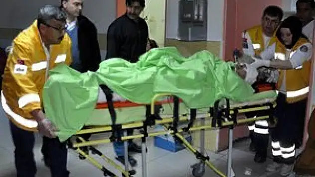 Ayaklarını yem makinesine kaptıran işçi ağır yaralandı