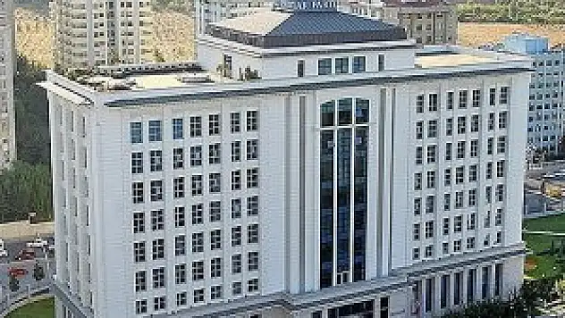 AK Parti'de kadın ve gençlere öncelik