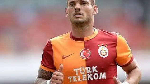 Sneijder'in 'hat-trick'i FIFA'da