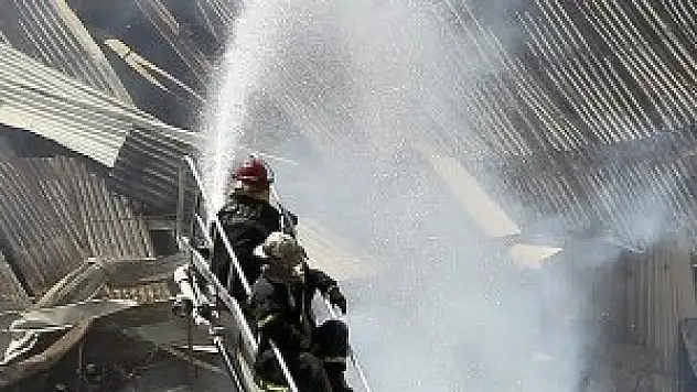 Arjantin'de devlet arşivinde yangın: 7 ölü, 9 yaralı