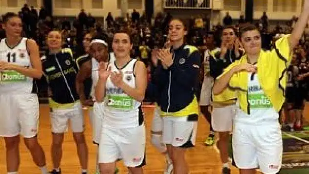 Dişi Kanaryalar kaybetmeyi unuttu