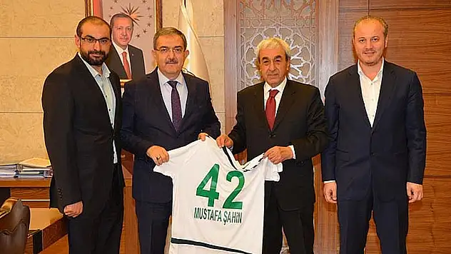 Anadolu Selçukspor, Rektör'ü ziyaret etti