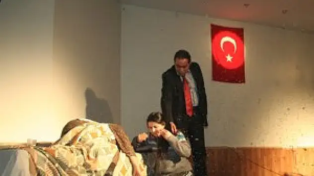 Beyşehir'de ''Ali Arslan'' adlı tiyatro oyunu sahnelendi