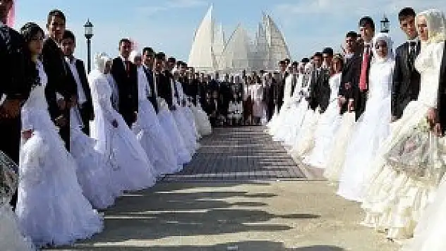Bakanlık 63 bin kişiye ''evliliği'' öğretti
