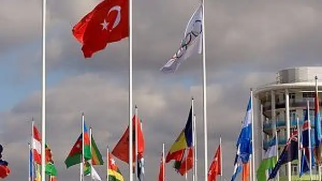 Soçi'de Türk bayrağı dalgalanıyor