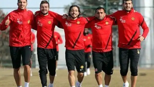 Es-Es'in kalesine duvar ördüler