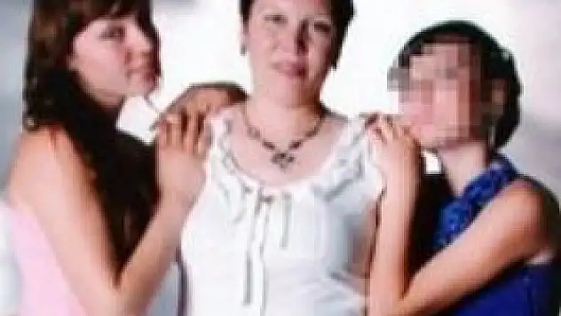 Annelerini öldüren kardeşler üvey mi?