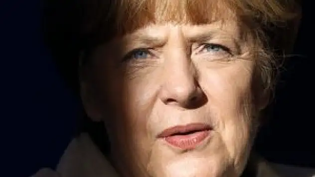 Merkel: Ona sempatiyle bakıyorum