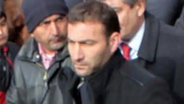 O öğretmen atamayı eşi için istemiş