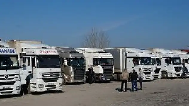 Bulgaristan Türk tırlarına yokuş yapmaya devam ediyor