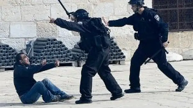 Mescid-i Aksa'da çatışma