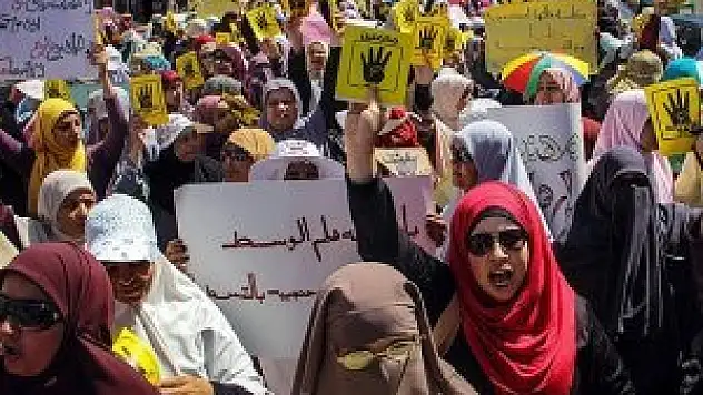 Mısır'da darbe karşıtı kadınlara işkence