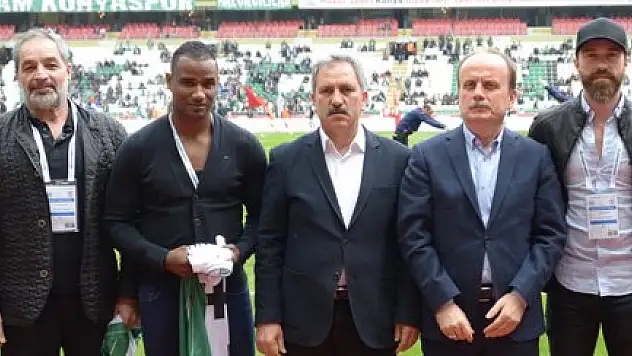 Konyaspor, eski oyuncularını ödüllendirdi