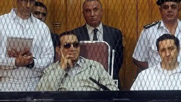 Mübarek'in duruşması başladı