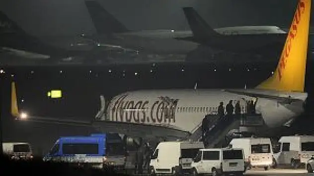 Hava korsanı bombayla tehdit etmiş