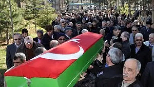 Eski bakanlardan Baloğlu toprağa verildi