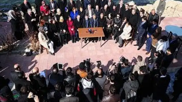 AK Partili 30 milletvekilinden Van'da kardeşlik çağrısı