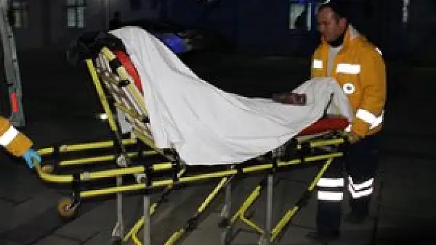 Kıskançlık yapan karısını dövdü