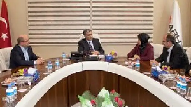 Toru, Konuk'u ziyaret etti