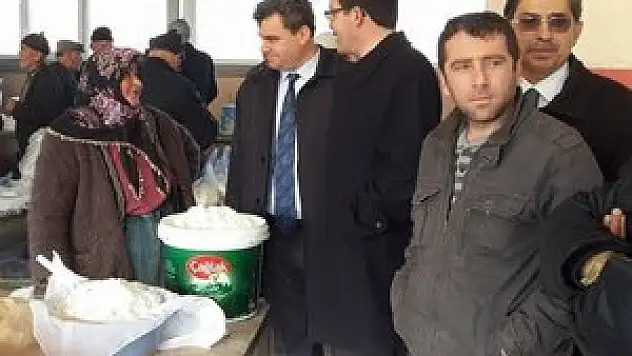 Ödük, Kadınhanı'nda sebze pazarı esnafını ziyaret etti