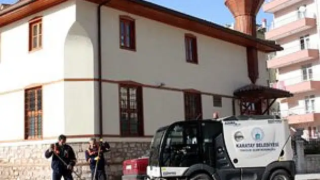 Karatay'da temizlik çalışmaları sürüyor
