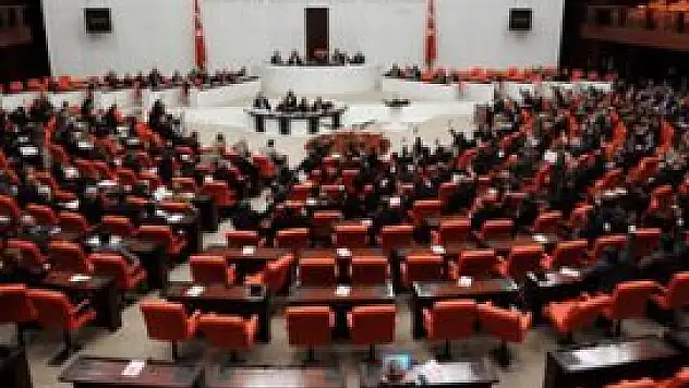 Komisyon yasal olmayan dinlemeleri araştırıyor