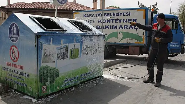 Karatay'da çöp konteynerleri dezenfekte ediliyor