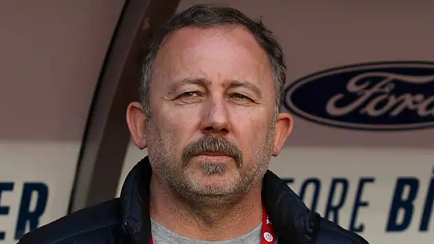 Sergen Yalçın kadroyu bozmadı