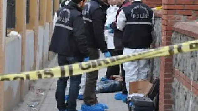 Başı taşla ezilmiş ceset bulundu